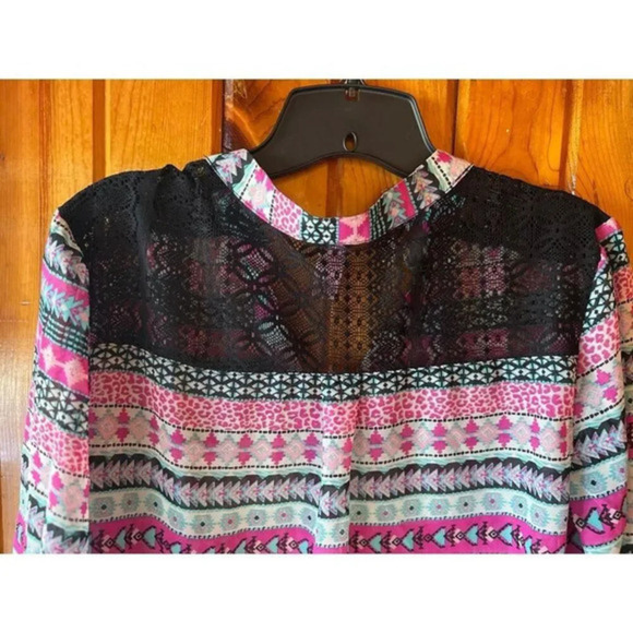 No Boundaries women's size L 11/13 Aztec print top - Picture 3 of 5